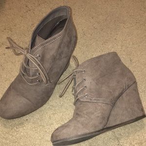Mauve Wedge Booties Size 9